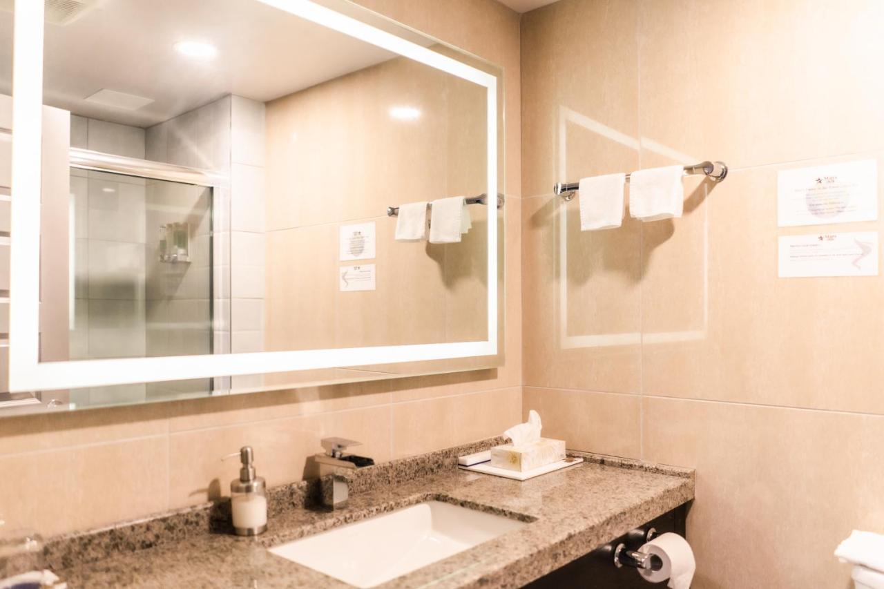 Stars Inn Leduc Bagian luar foto