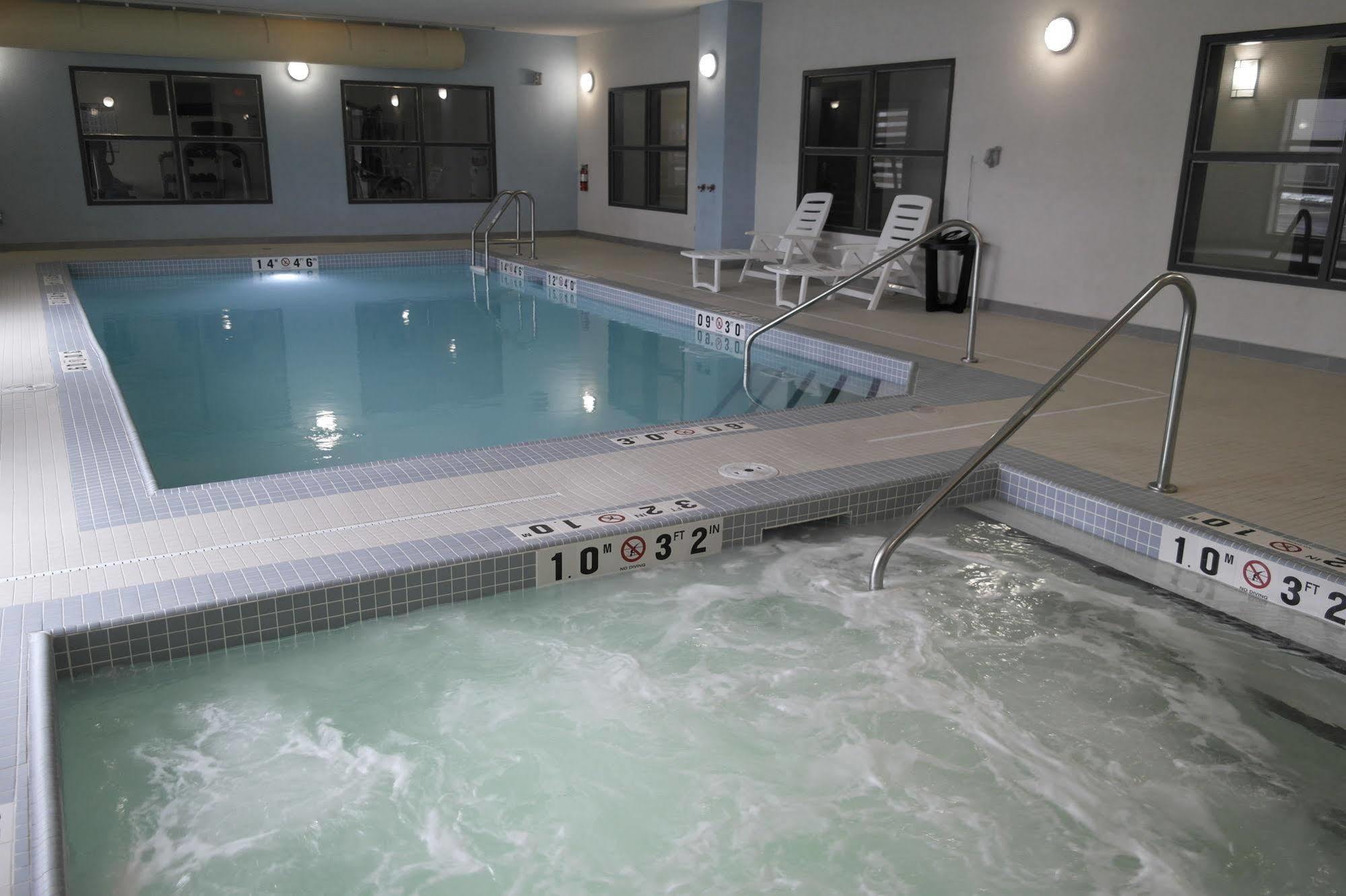 Stars Inn Leduc Bagian luar foto